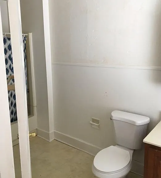 119 W Burke St — Photo 31