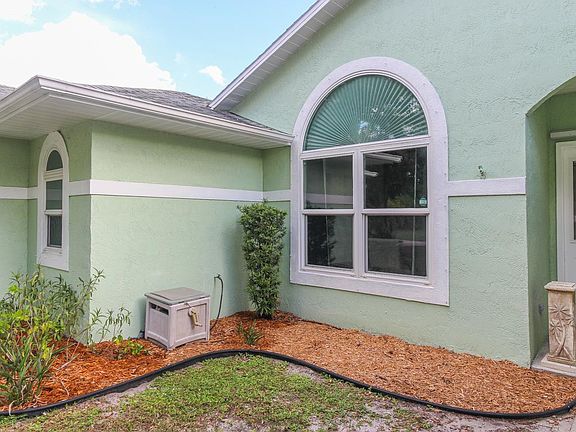 4th image of 2391 SW Altara St
