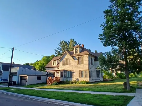 402 N Albany St, Ironwood, MI 49938