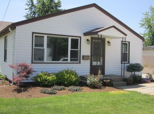 527 W Whitley St, Churubusco, IN 46723