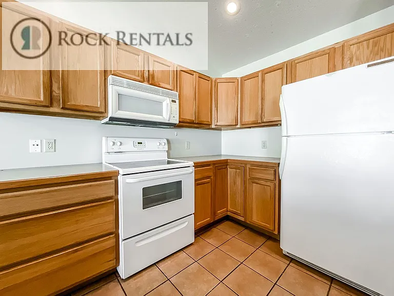 3400 Amanda St — Photo 3
