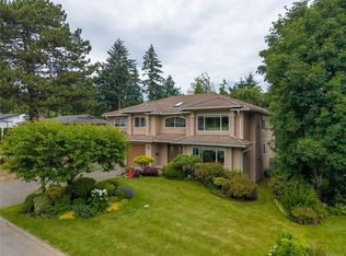2530 Meadowland Dr, Central Saanich, BC V8Z5P5