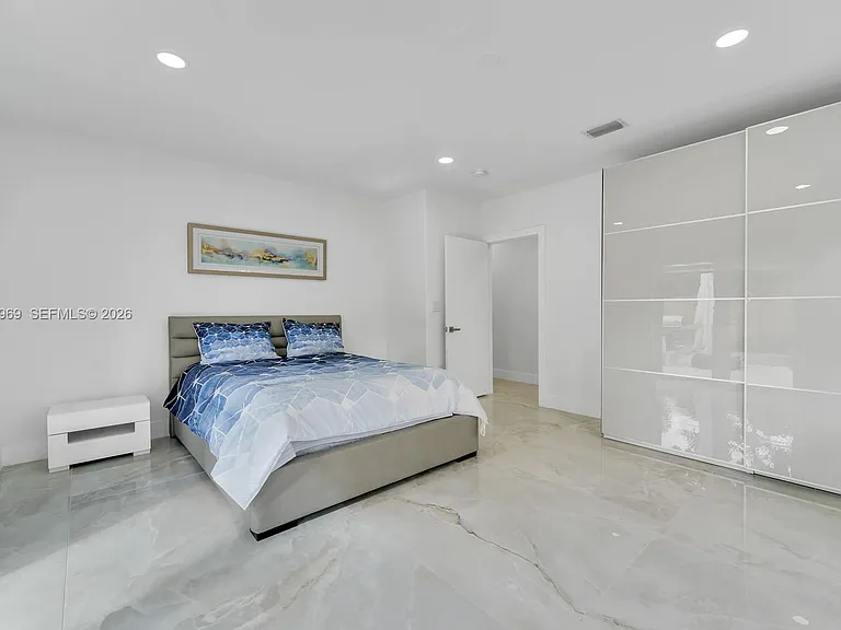 200 N Hibiscus Dr — Photo 24