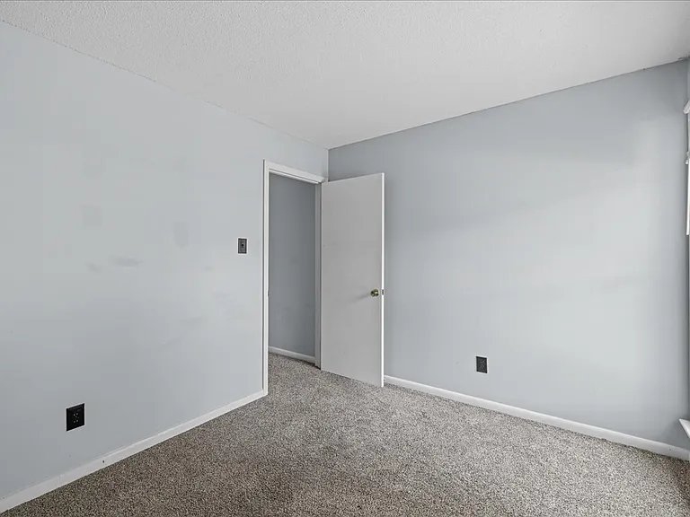 5021 Clairmont Ct — Photo 5