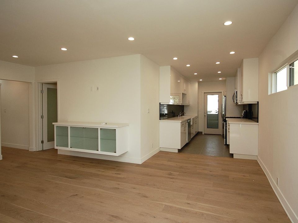 1st image of 14620 Dickens St #12