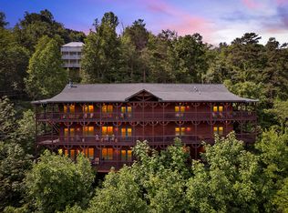 365 Smoky View Rd, Gatlinburg, TN 37738