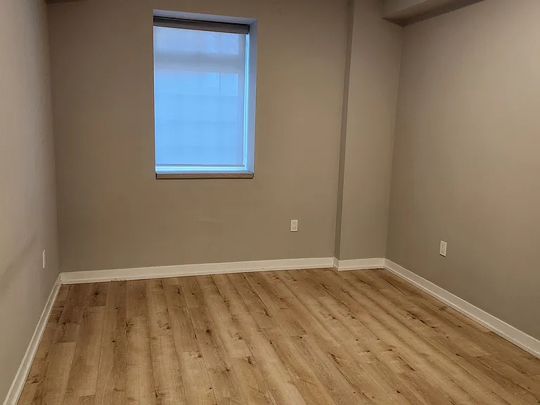 70 King St E #216 — Photo 4