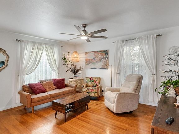 5th image of 712 Laurel Street