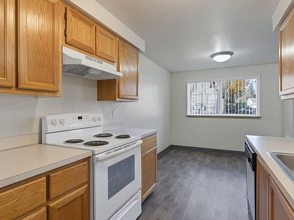 5th image of 800 N Pine St APT 4203