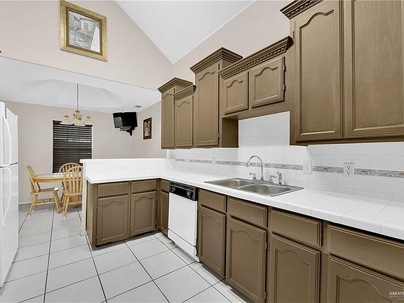 3rd image of 1203 Dons Dr