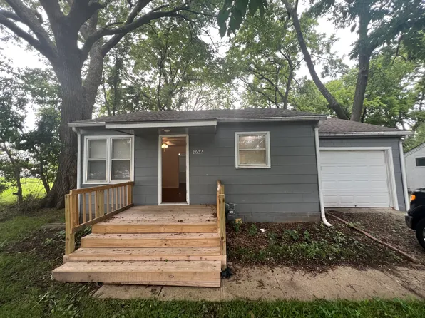 8632 Hayes St, Overland Park, KS 66212