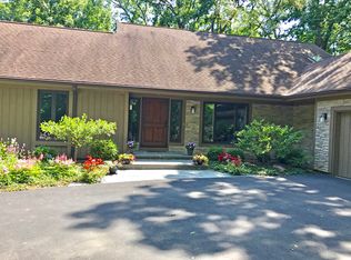 215 Bradford Ct, Lake Bluff, IL