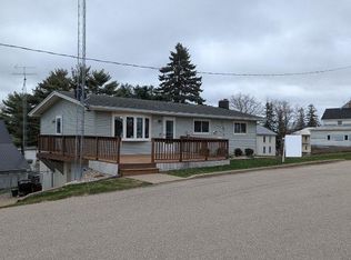 126 N Taylor St, Mount Hope, WI 53816