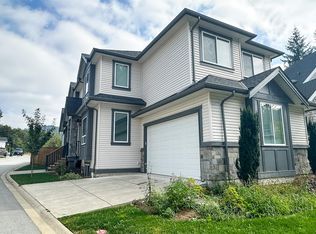 11176 243b St, Maple Ridge, BC V2W 1H5