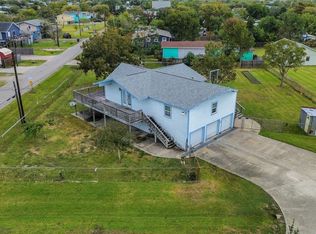 1045 12th St, San Leon, TX 77539