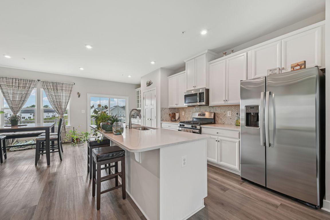 next background image