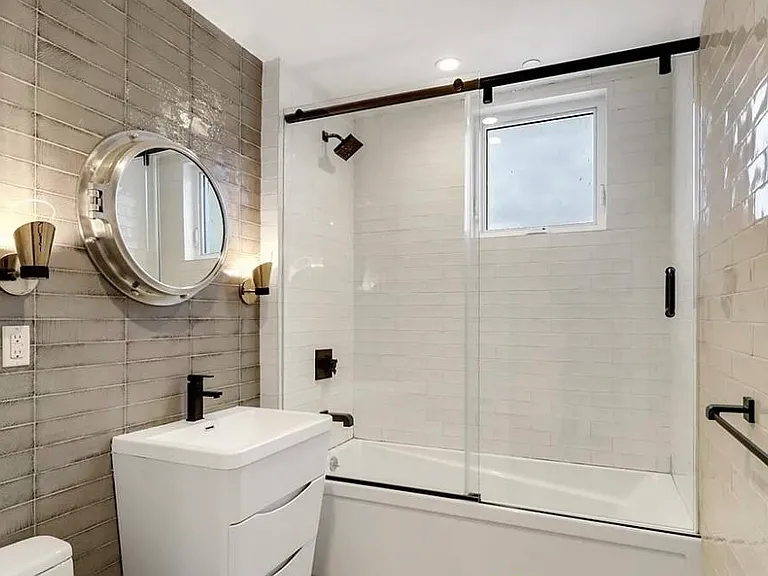 240 Stagg St #4B — Photo 6