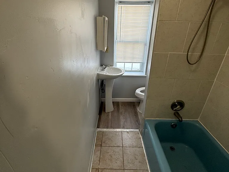 1069 Powell St — Photo 13