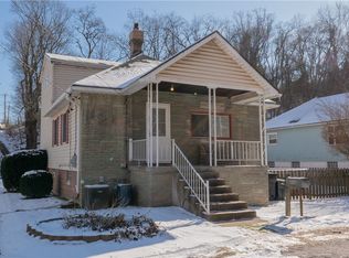 509 Thorn Hollow Dr, Coraopolis, PA 15108