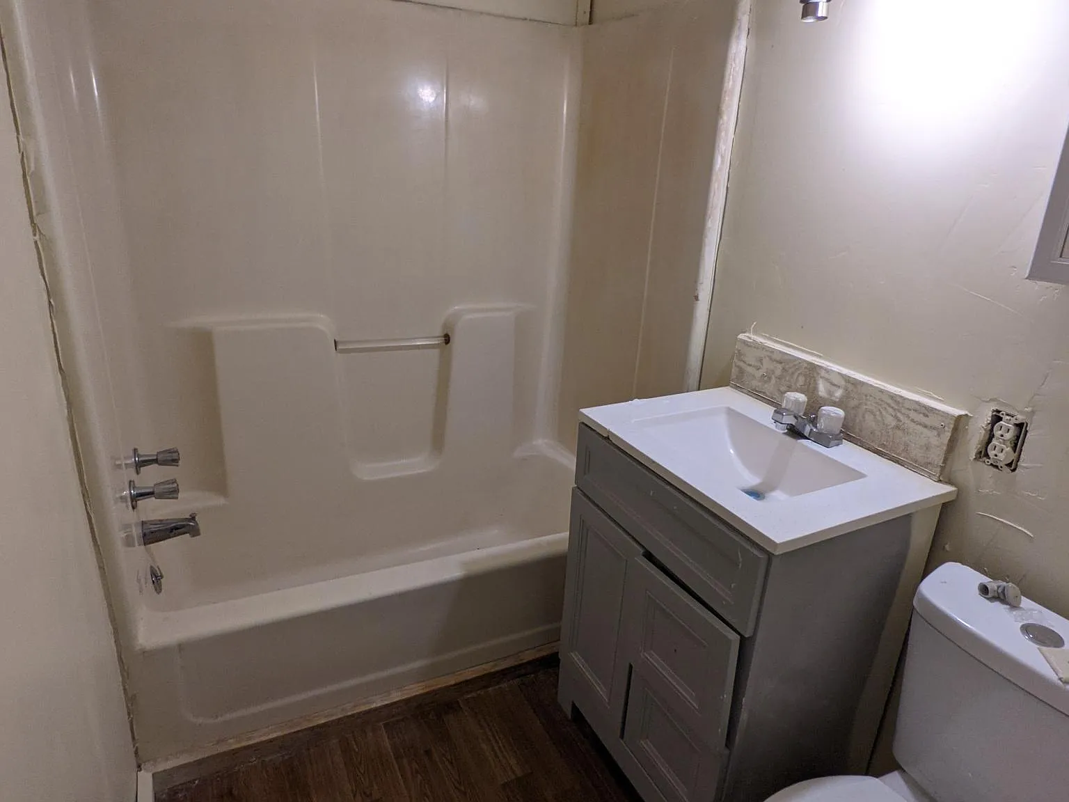 2 bed, 900 sqft, $760 — Photo 3