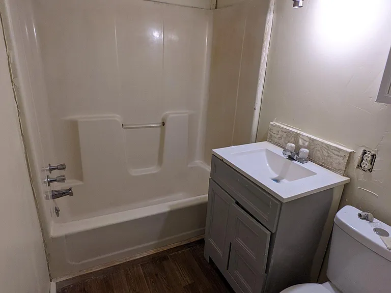 860 Artic Cir #2B — Photo 3