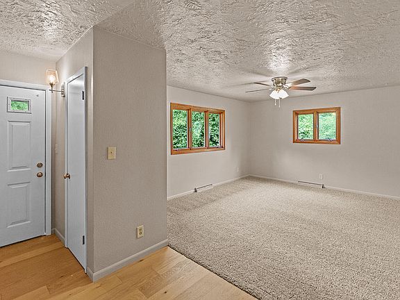 5th image of 1538 E Lindberg Street