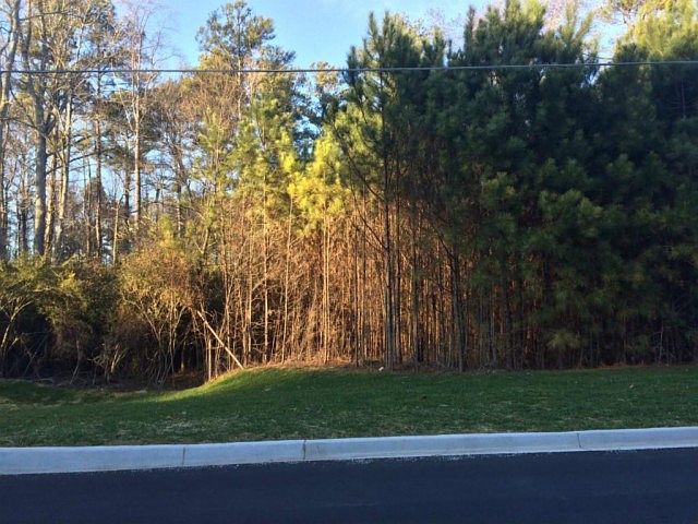 2nd image of 4657 Bedford Pl