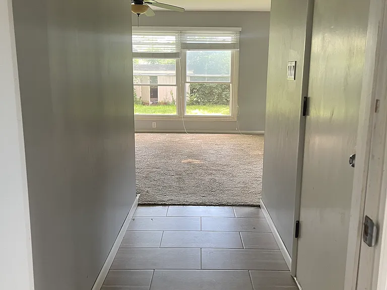 1036 Northlawn Dr — Photo 11