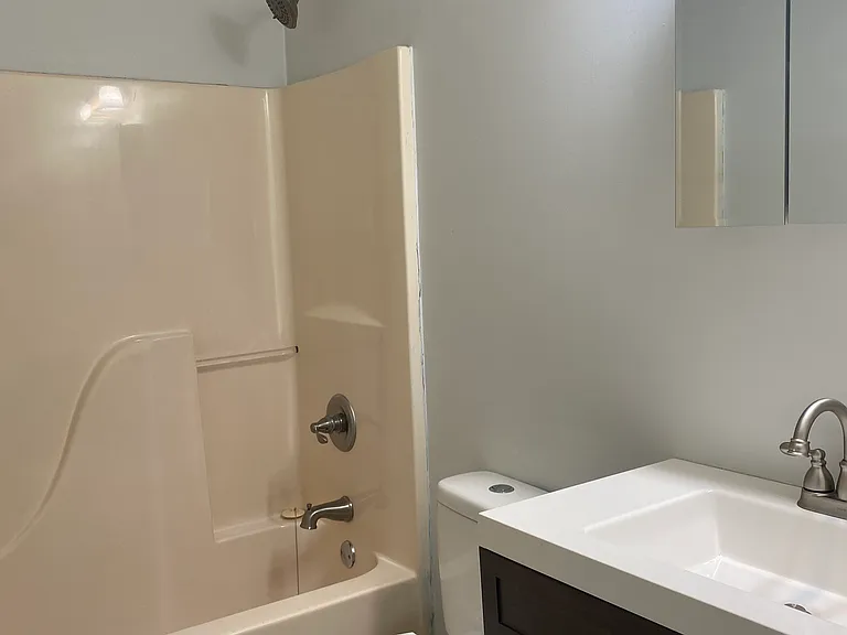 28 Iris St — Photo 7