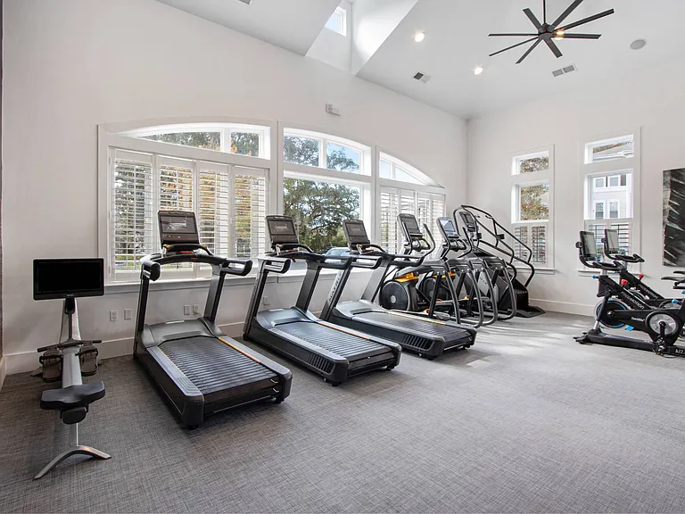 1000 West, Charleston, SC, 24-Hour Fitness Center