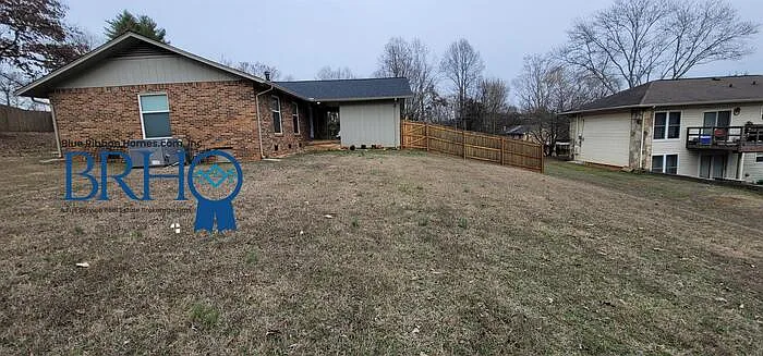 501 Idlewood Ln — Photo 8