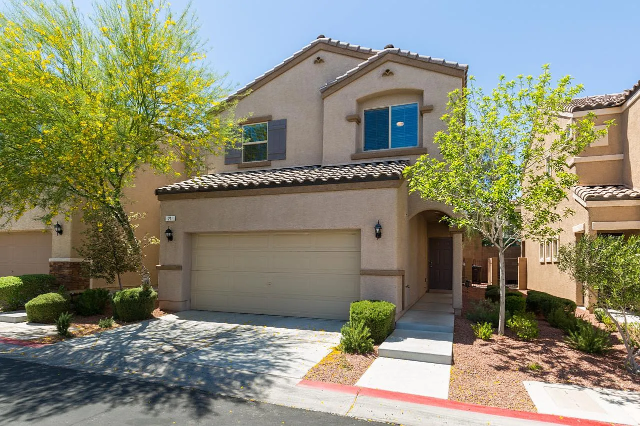 3 bed, 2.5 bath, 1700 sqft, $800 — Photo 1