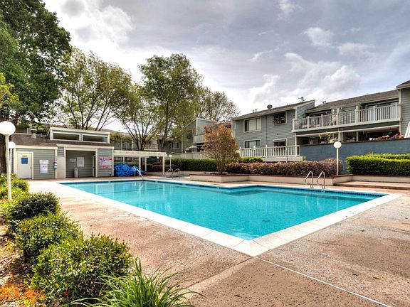 3rd image of 37155 Aspenwood Cmn APT 102