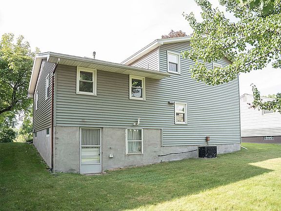 4th image of 223 Kimberly Dr W