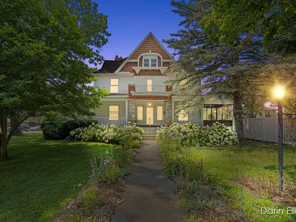 223 S Pearl St, Belding, MI 48809