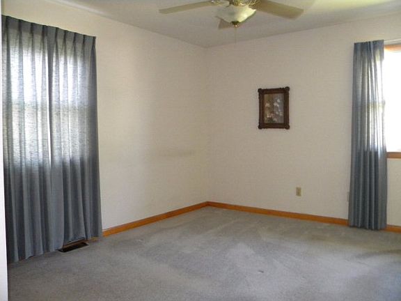 4th image of 3003 Greenhill Dr