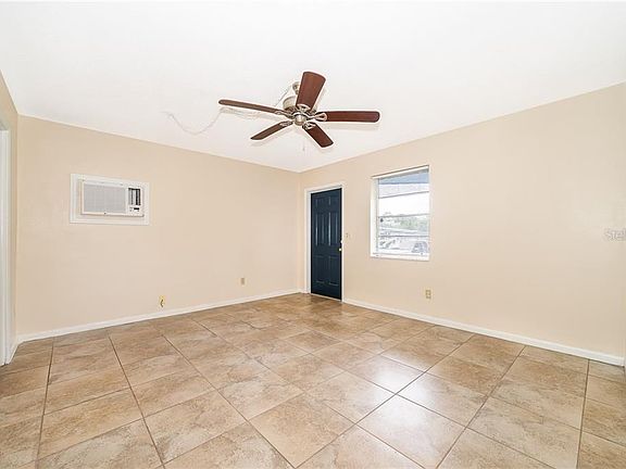 5th image of 1447 Ambassador Ave
