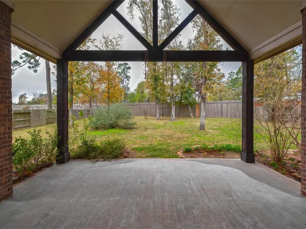 10243 S Goshawk Trl, Conroe, TX 77385