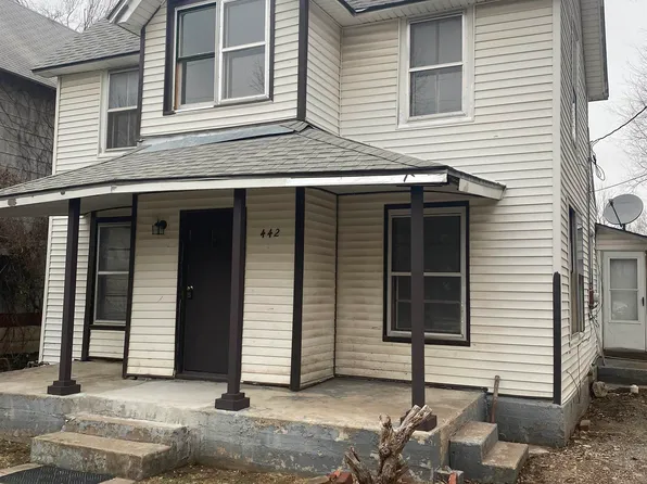 442 W 8th Ave, Winfield, KS 67156