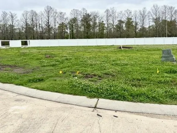 4404 Park Shore Dr, Marrero, LA 70072