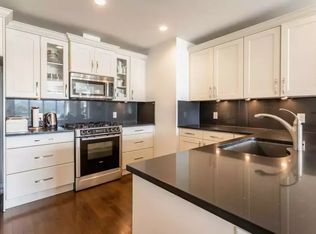 1395 Ellis St #401, Kelowna, BC V1Y1Z9