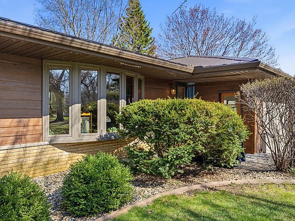 4th image of 24642 Upsala Ln