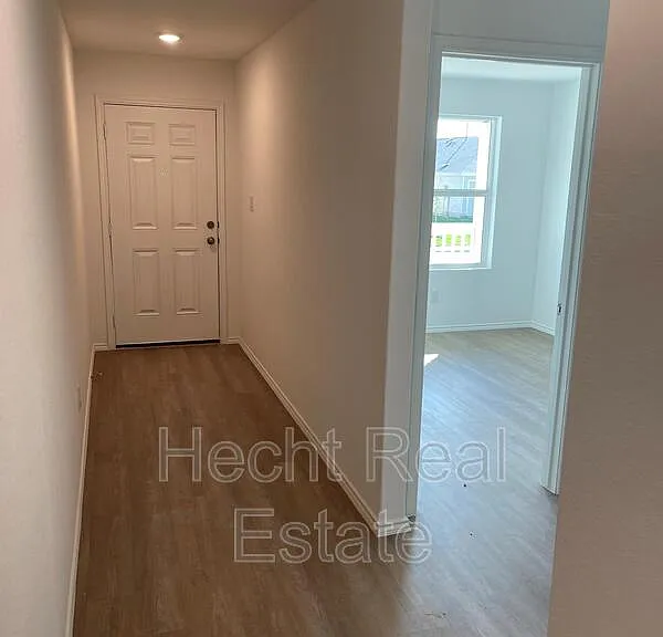 2906 Green Finch — Photo 5