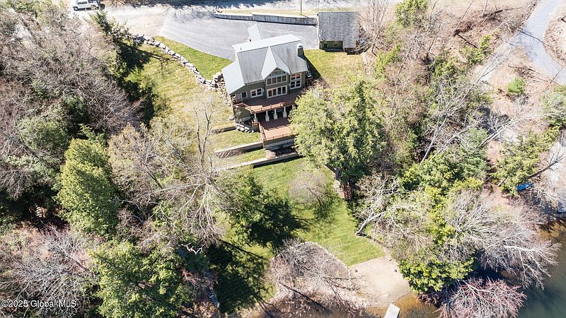 3rd image of 244 Hunt Lake Road