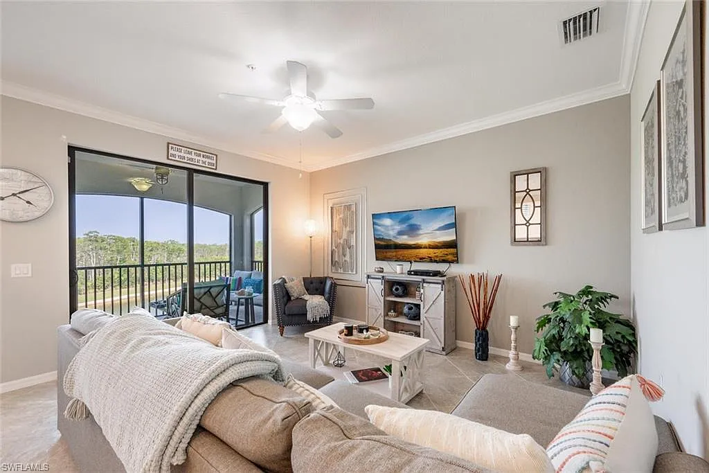 2 bed, 2.0 bath, 1232 sqft, $7,500 — Photo 4