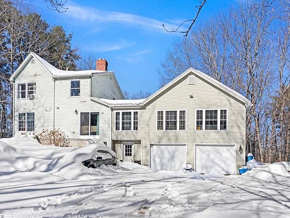 3rd image of 52 Colley Hill Road