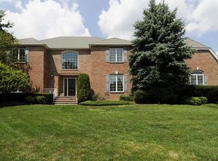 100 Delaware Ln, Franklin Lakes, NJ 07417