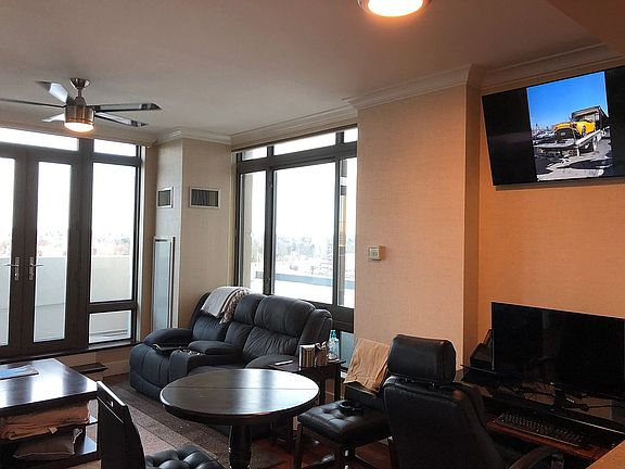 4th image of 175 Huguenot St Unit 808