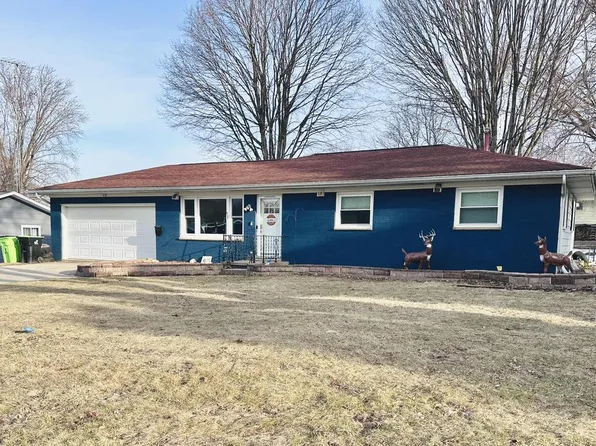 910 Mayer LANE, Mayville, WI 53050