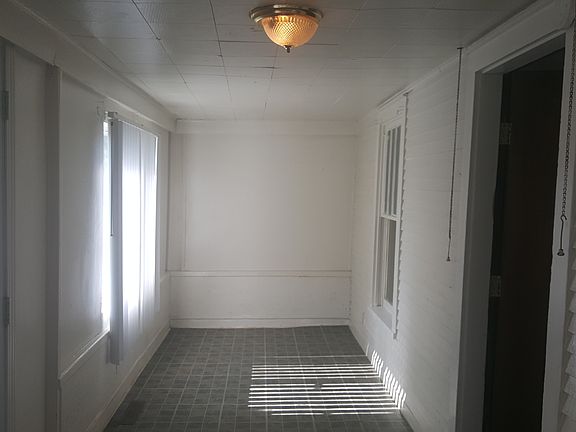 2nd image of 569 Forsythe Ave
